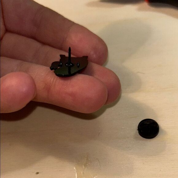 Green Sloth Enamel Pin - Picture 3 of 3